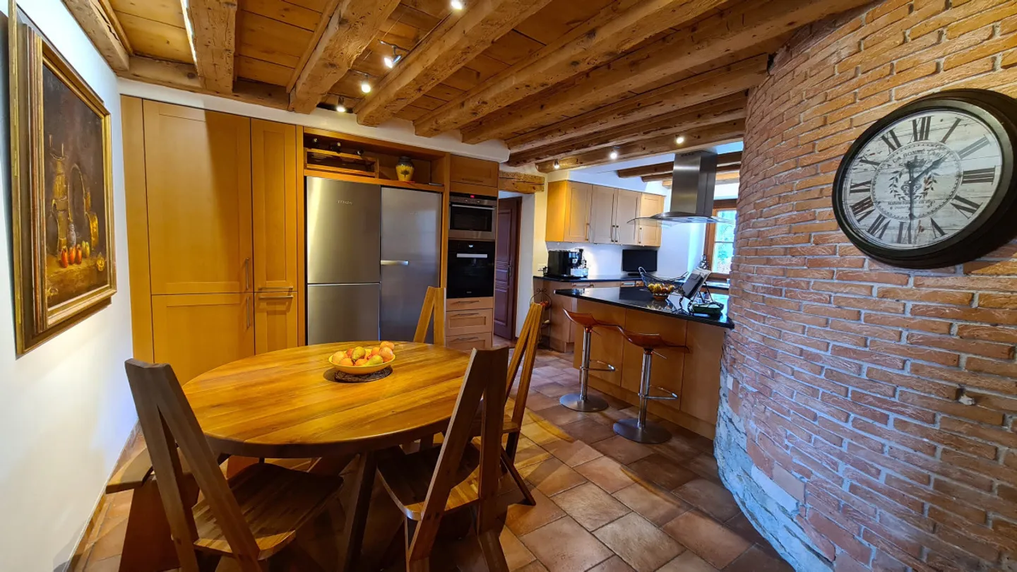 A magnificent property with two houses and their lovely gardens - Photo 8 of 11