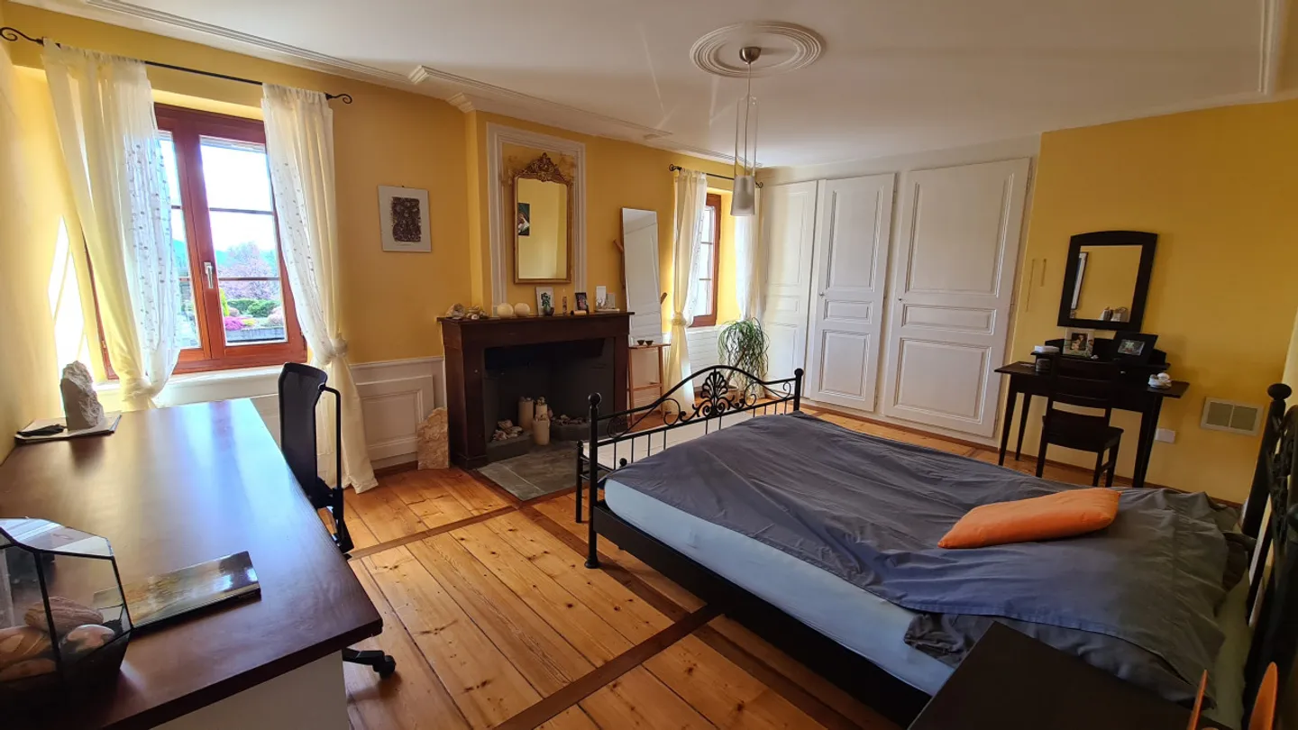 A magnificent property with two houses and their lovely gardens - Photo 11 of 11
