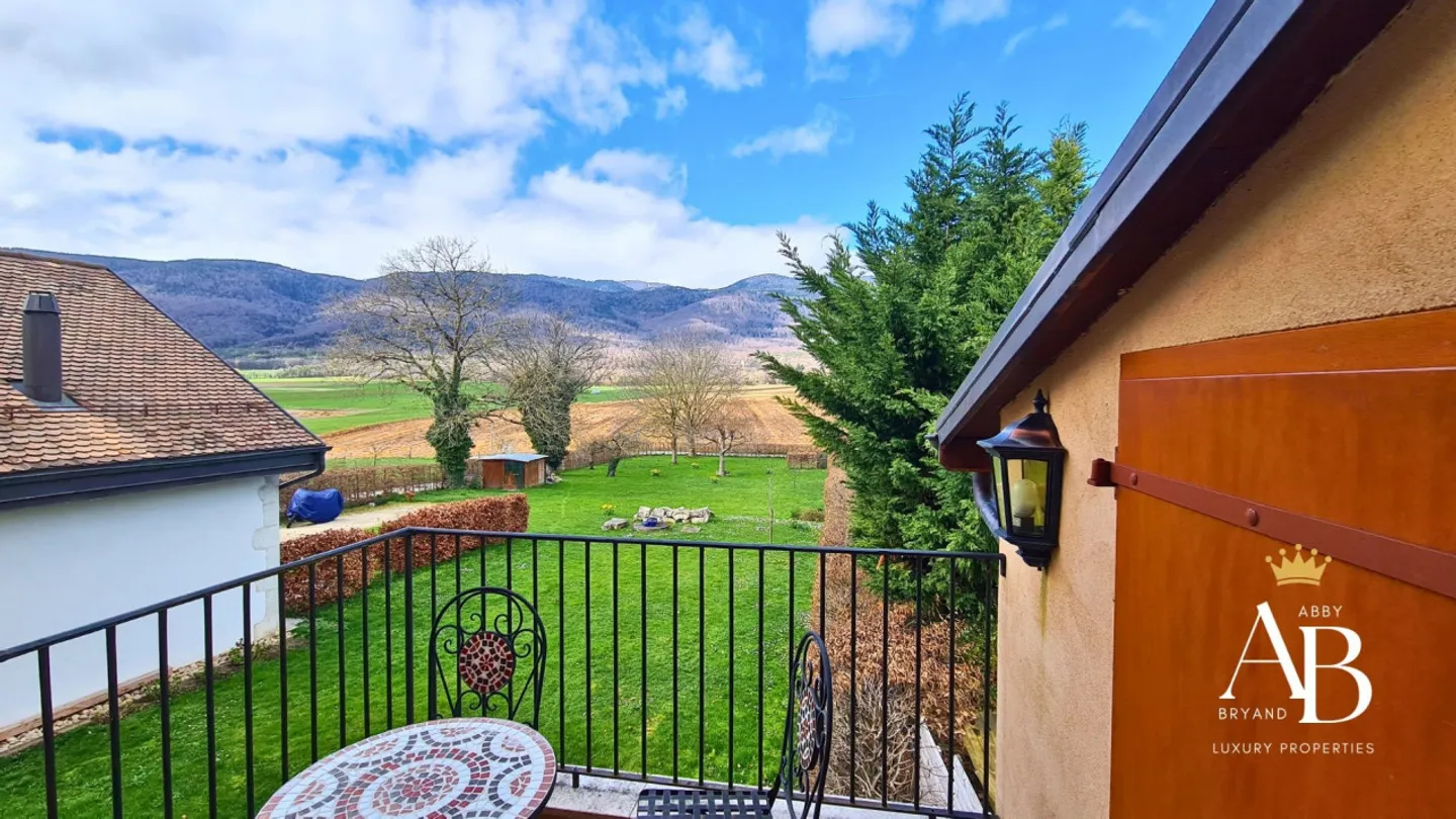 Authentique maison familiale avec une magnifique vue Jura, district Nyon - Photo 4 sur 13