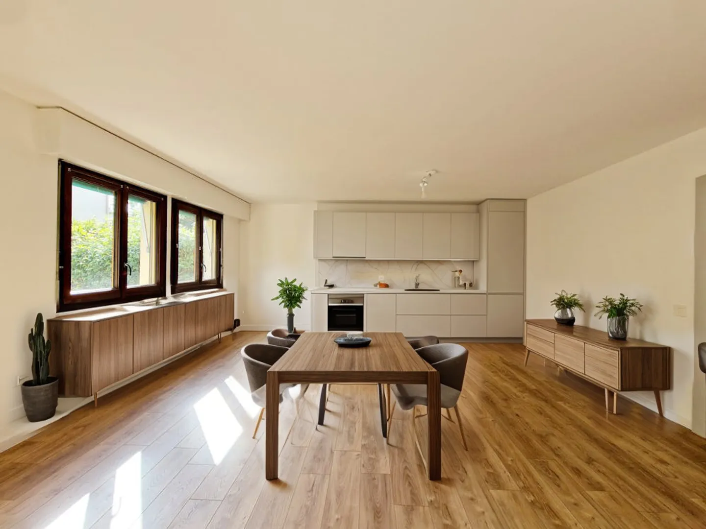 Gartenwohnung, Corsier Zentrum, Magnificent 5-Zimmer voll renoviert - Foto 2 von 11