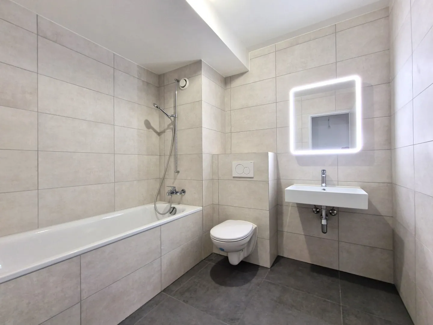 Corsier Centre, Garden Apartment, Magnificent 5-room fully renovated - Photo 9 of 13