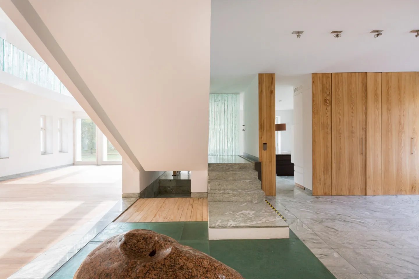 Off market: A unique, contemporary and individual villa / residential area - Photo 5 of 7