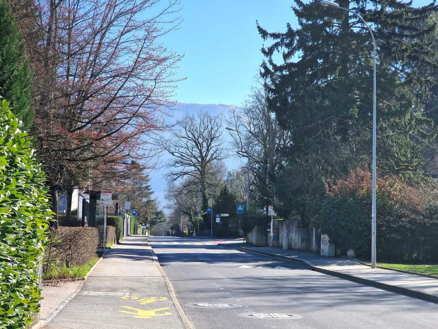 Exclusive: Design and Contemporary Apartment 10 Minutes from the City Center - Photo 5 of 5