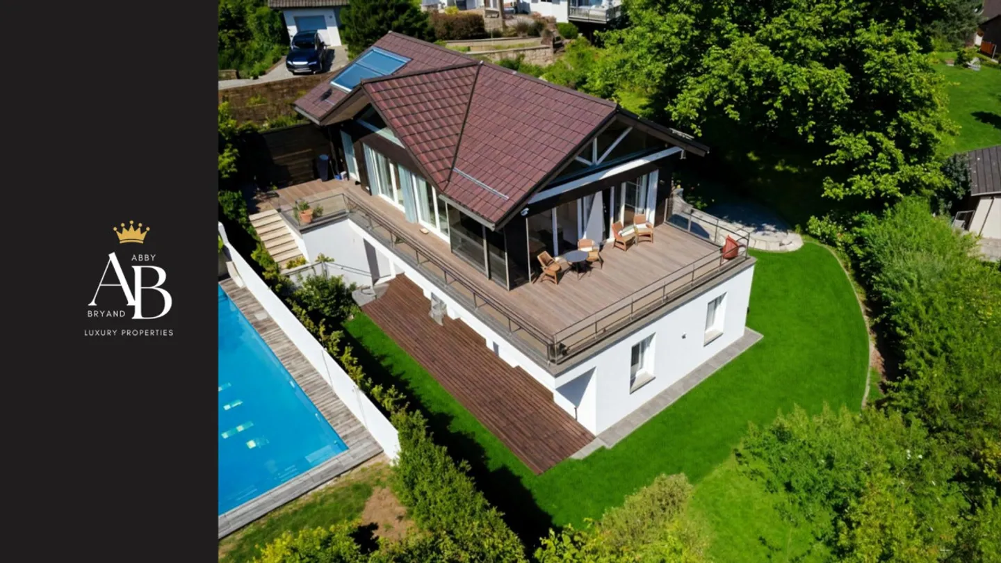 A unique, contemporary and individual villa / residential and sought-after area - Photo 1 of 10