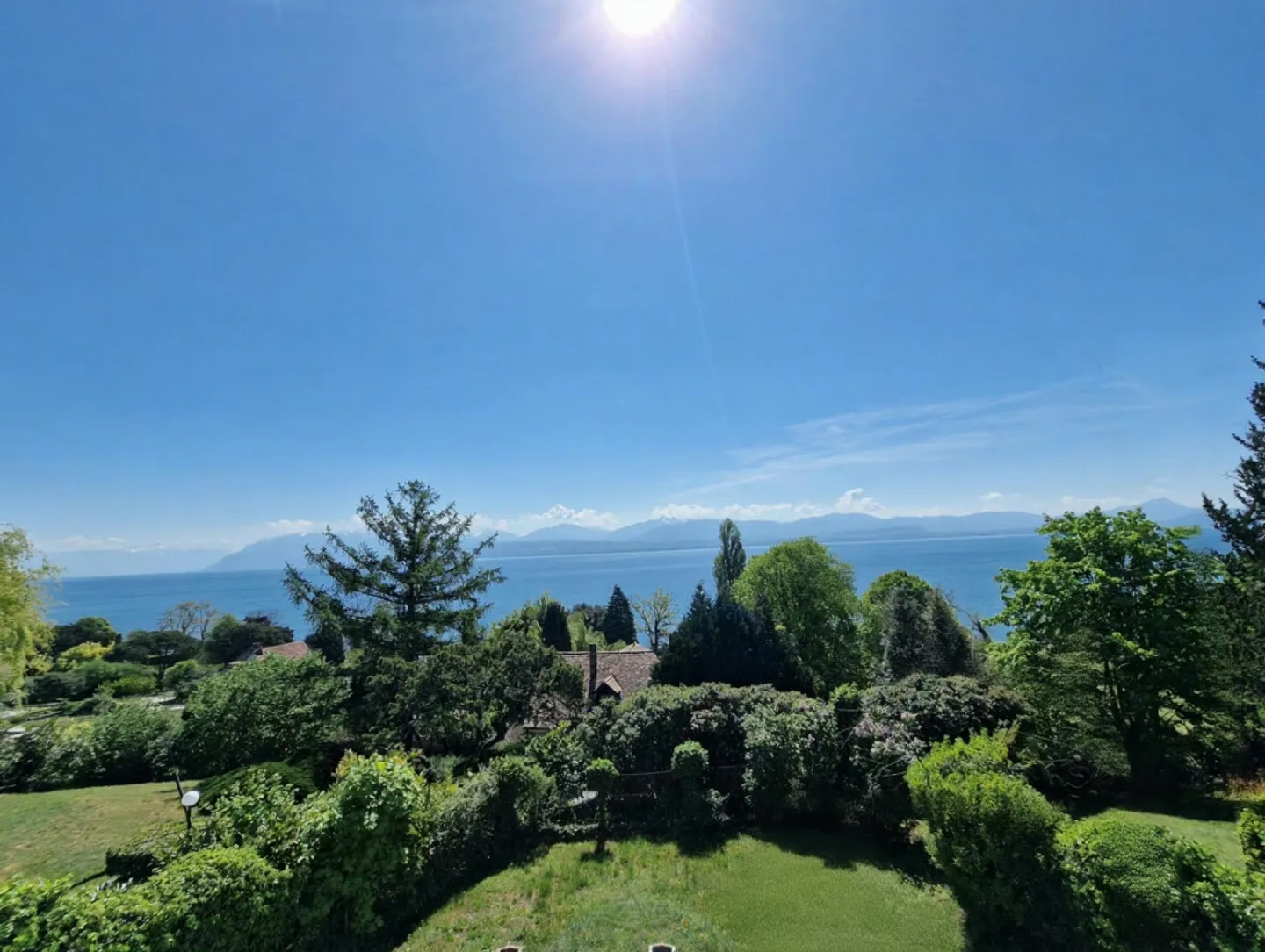 Exclusively, Abby Bryand Real Estate: Magnificent lake view house in Buchillon - Photo 4 of 4