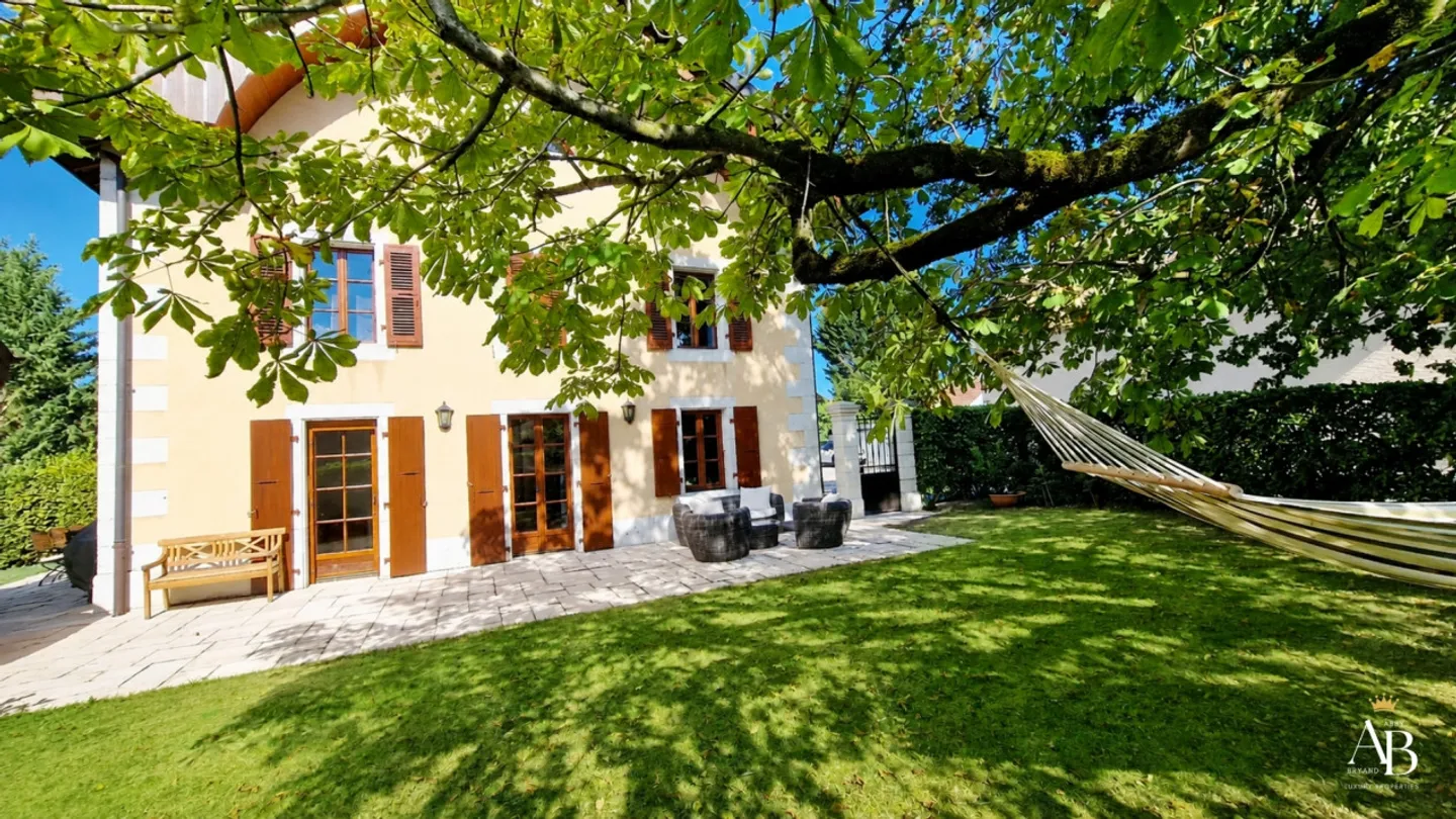 Exklusiv: Authentisches Dorfhaus - Foto 1 von 9