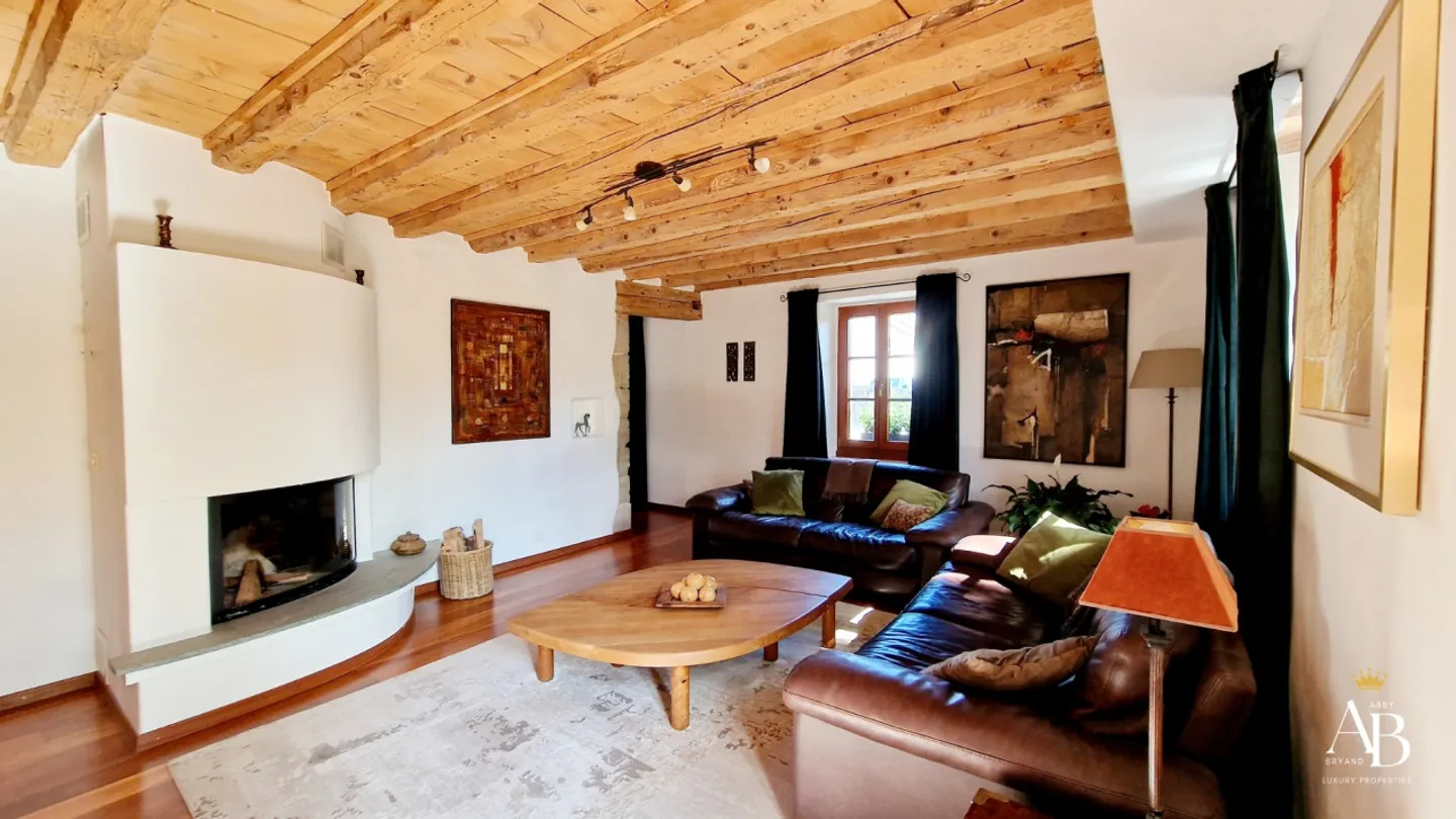 Exklusiv: Authentisches Dorfhaus - Foto 2 von 9