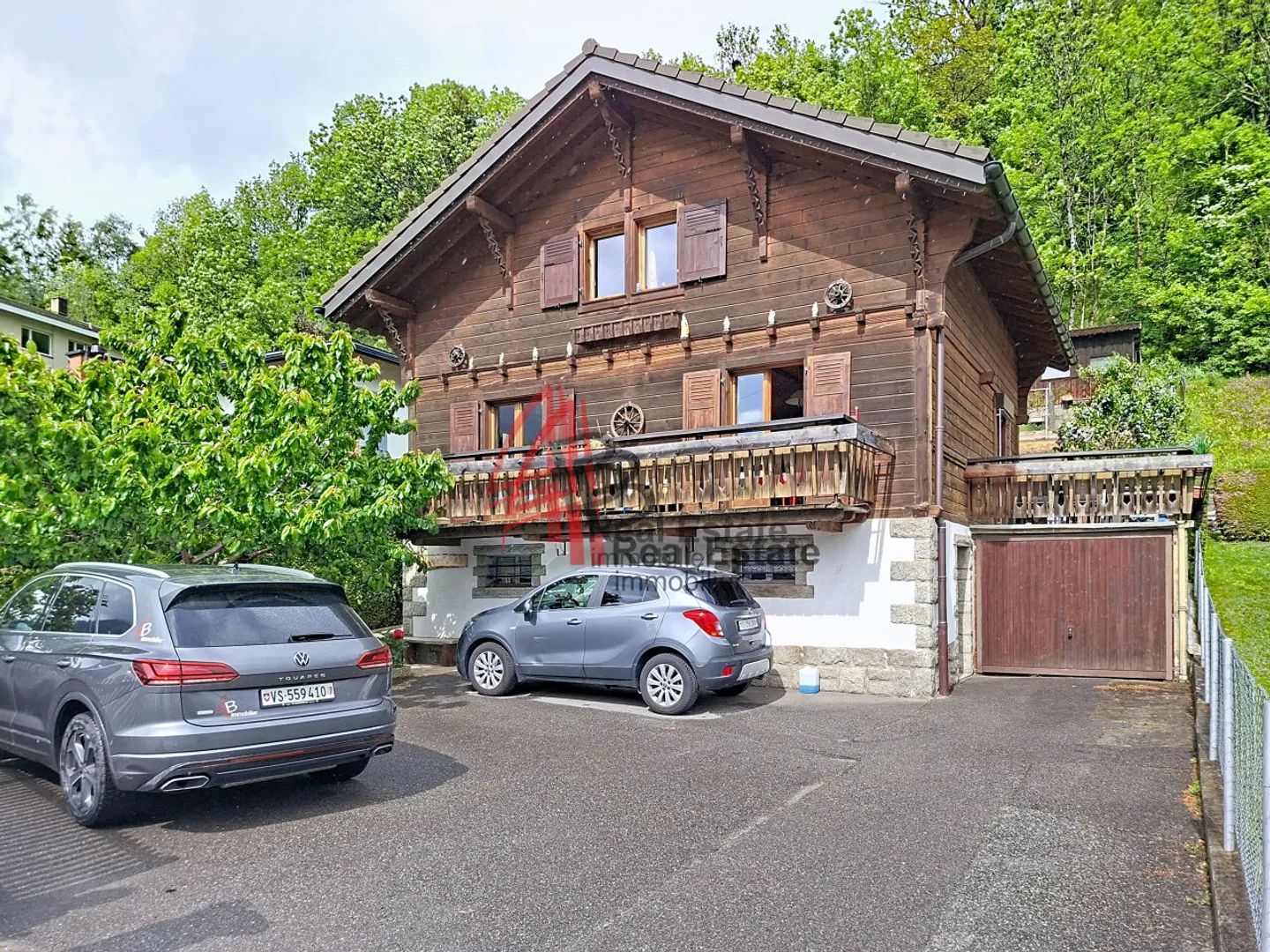 Einzelnes Chalet mit Garten, Terrassen und Garage in Orsières - Foto 1 von 10