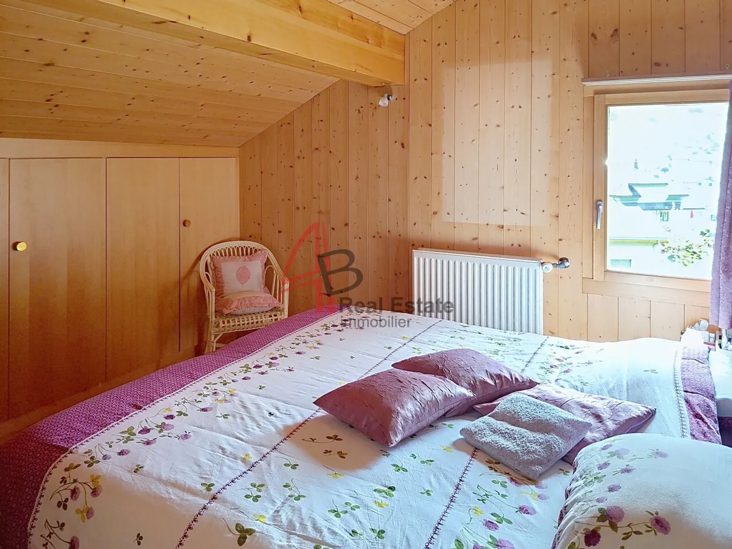 Individual chalet with garden, terraces and garage in Orsières - Photo 7 of 10