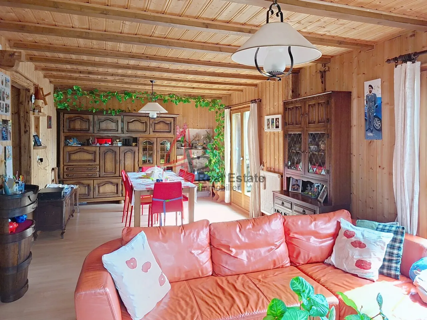 Individual chalet with garden, terraces and garage in Orsières - Photo 2 of 10