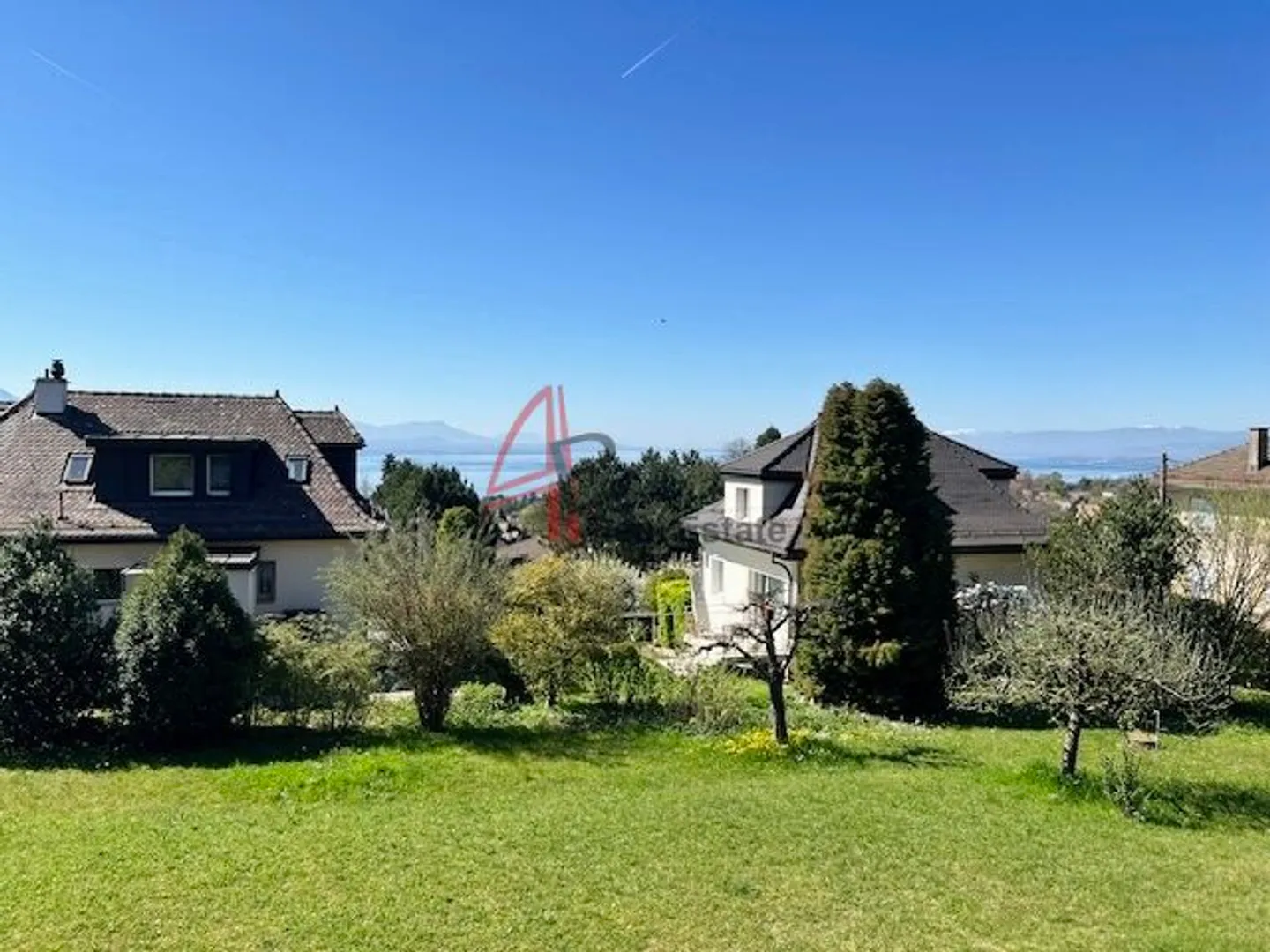 Aussergewöhnliches Anwesen auf Bauland - Foto 1 von 7