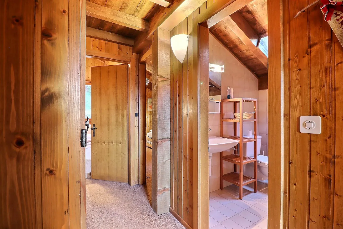 Elegante 3-Zimmer-Duplexwohnung mit Panoramablick zu verkaufen - Foto 7 von 13