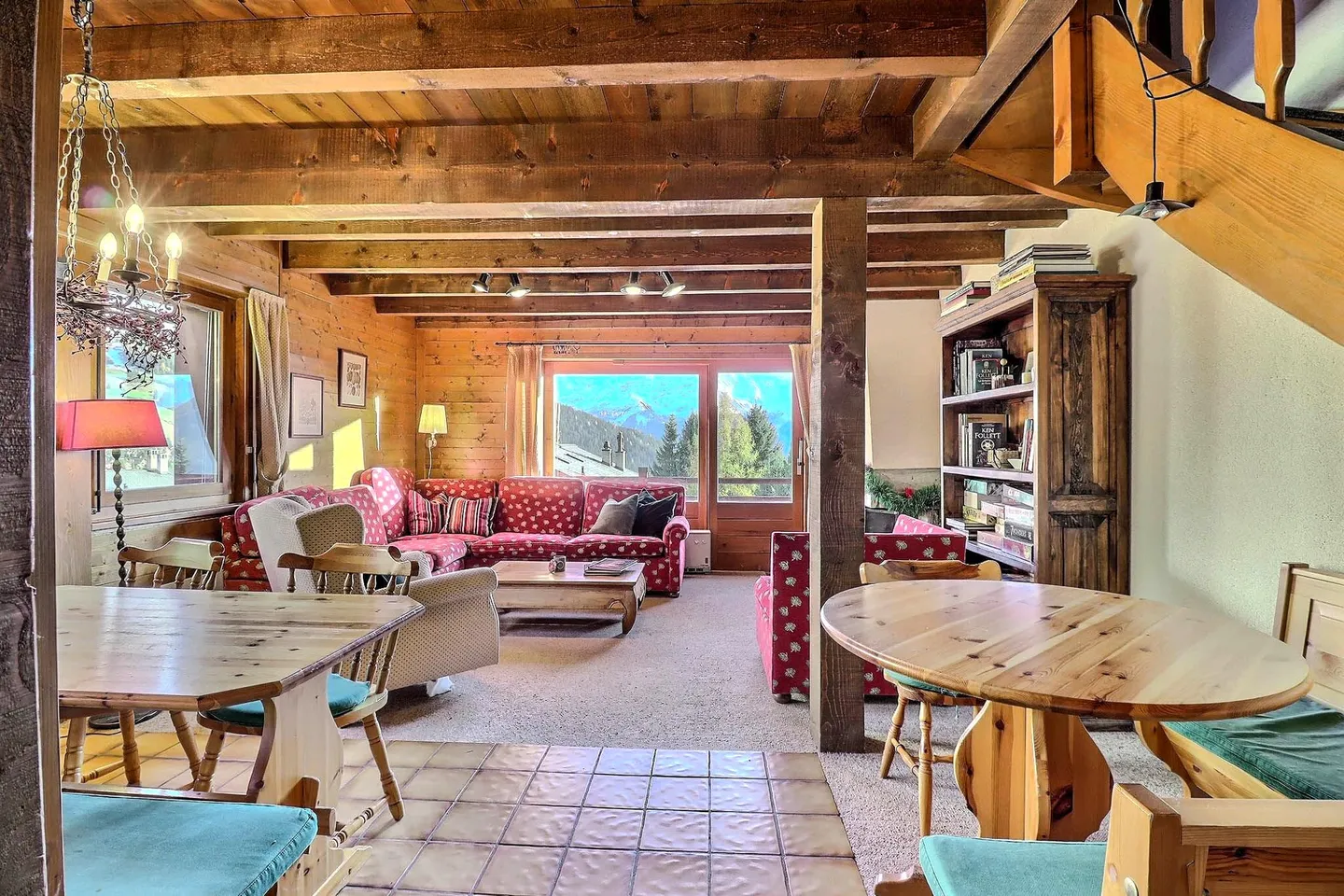 Elegante 3-Zimmer-Duplexwohnung mit Panoramablick zu verkaufen - Foto 3 von 13