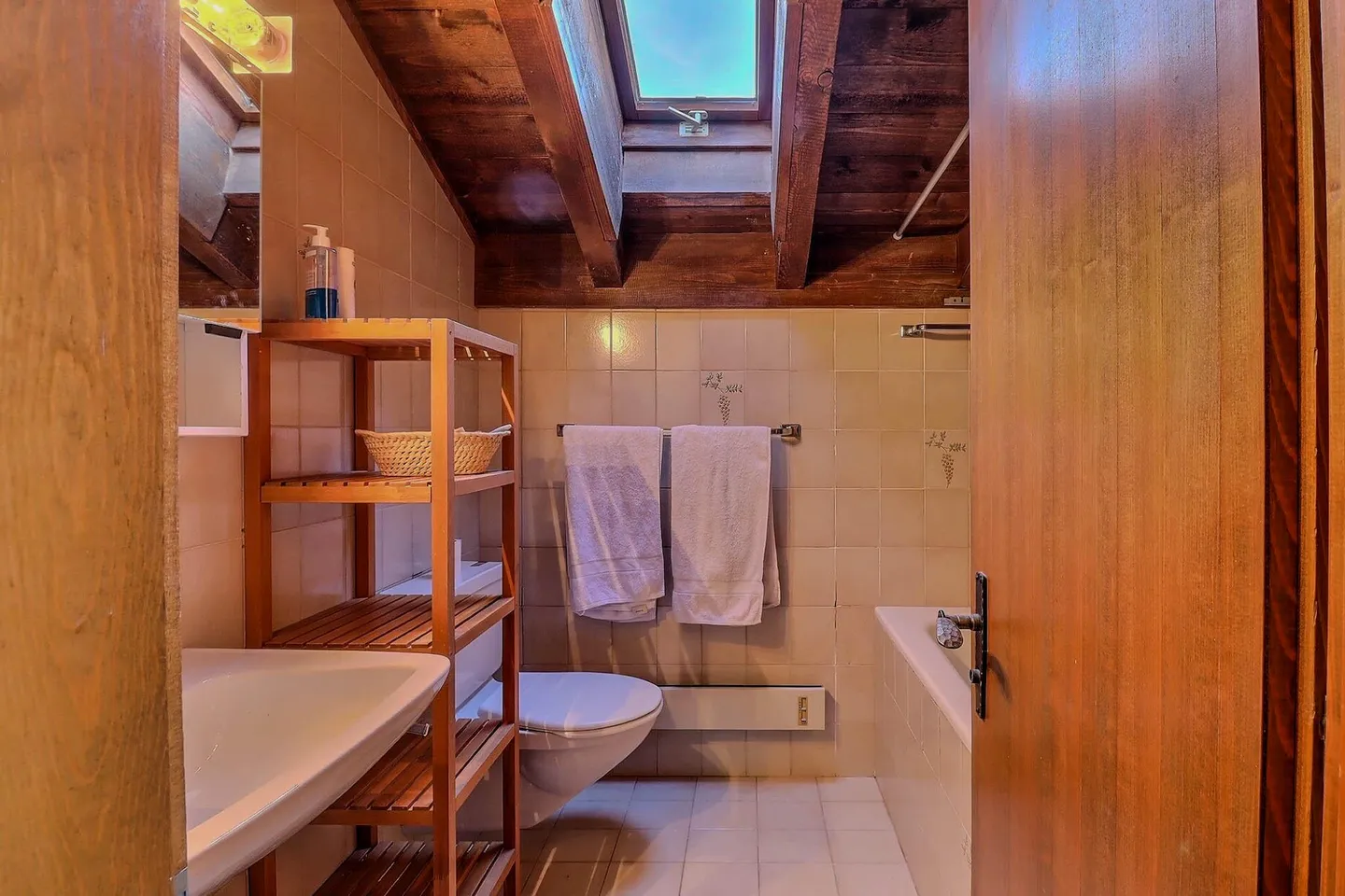 Elegante 3-Zimmer-Duplexwohnung mit Panoramablick zu verkaufen - Foto 6 von 13