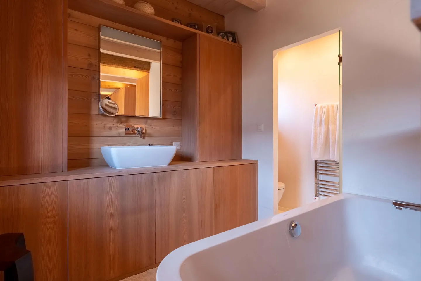 Cozy authentic chalet 4 rooms - for sale in Verbier - Photo 9 of 13