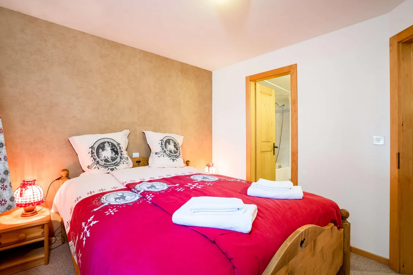 Beautiful mountain-style apartment? 2 bedrooms, 2 bathrooms - Photo 8 of 11