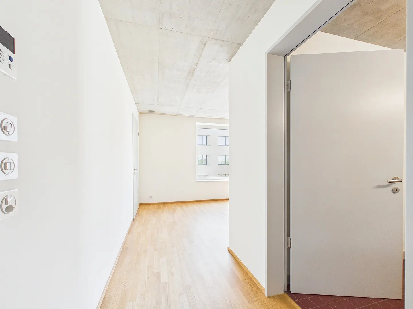 Modernes Apartment mit Balkon - Foto 7 von 13