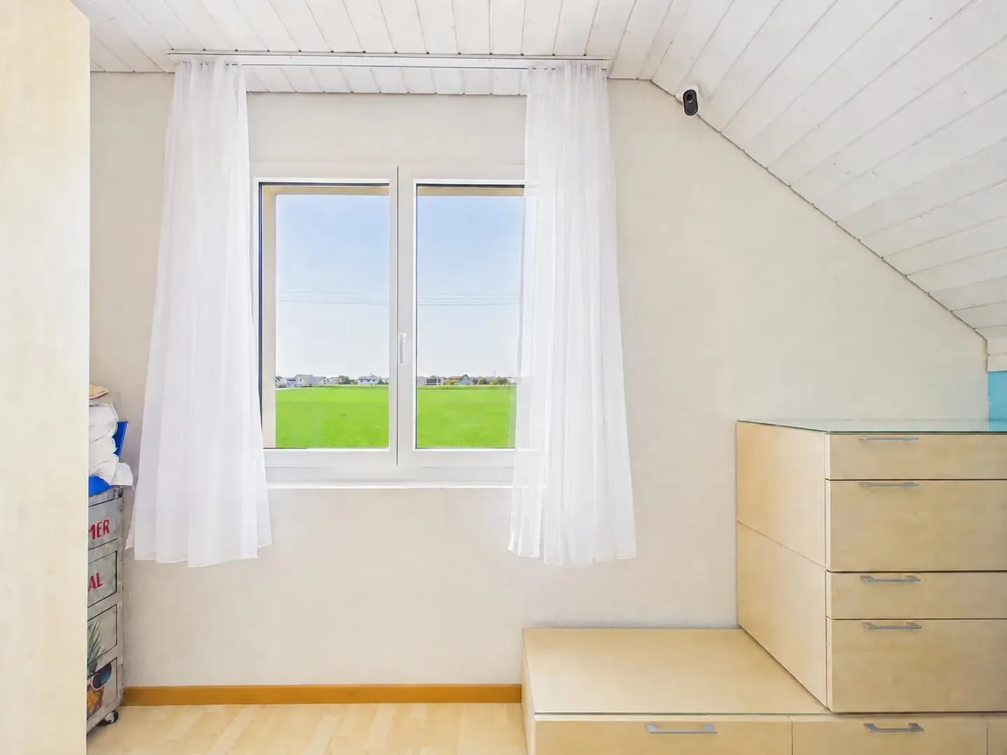 Modernes Einfamilienhaus mit Garten und schöner Weitsicht in Wolfwil - Foto 9 von 13