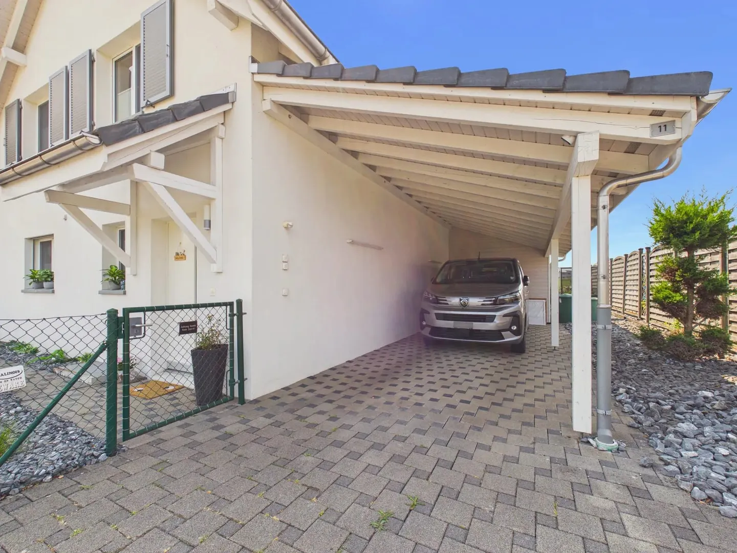 Modernes Einfamilienhaus mit Garten und schöner Weitsicht in Wolfwil - Foto 12 von 13