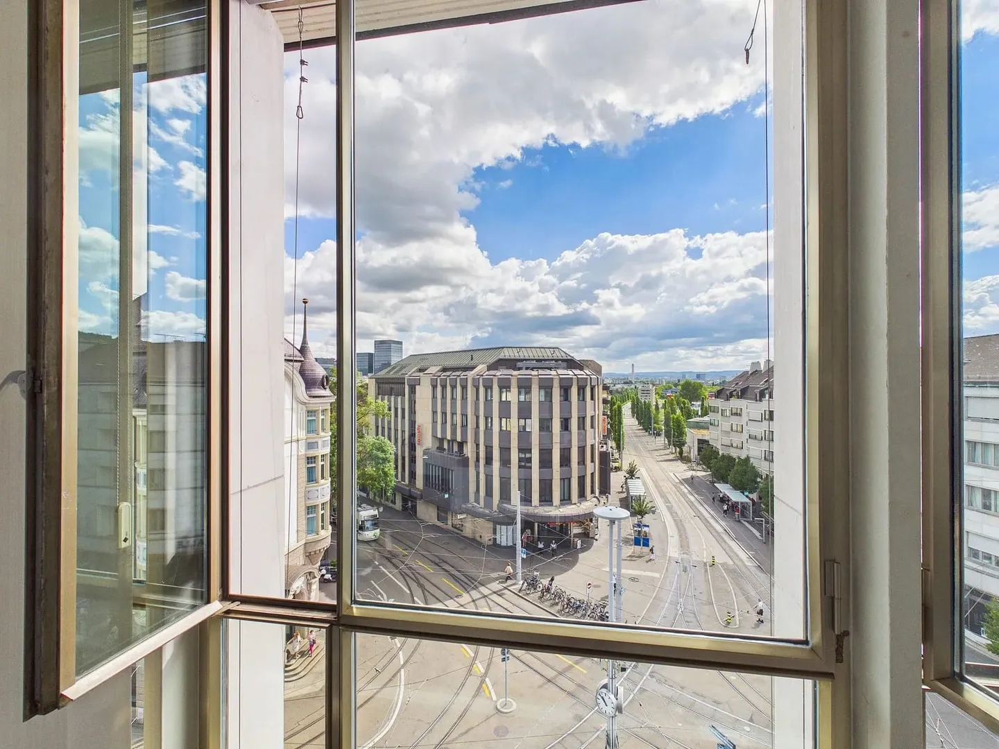 Fully furnished office in Zurich-Oerlikon - approx. 130 m², available immediately - Photo 1 of 13