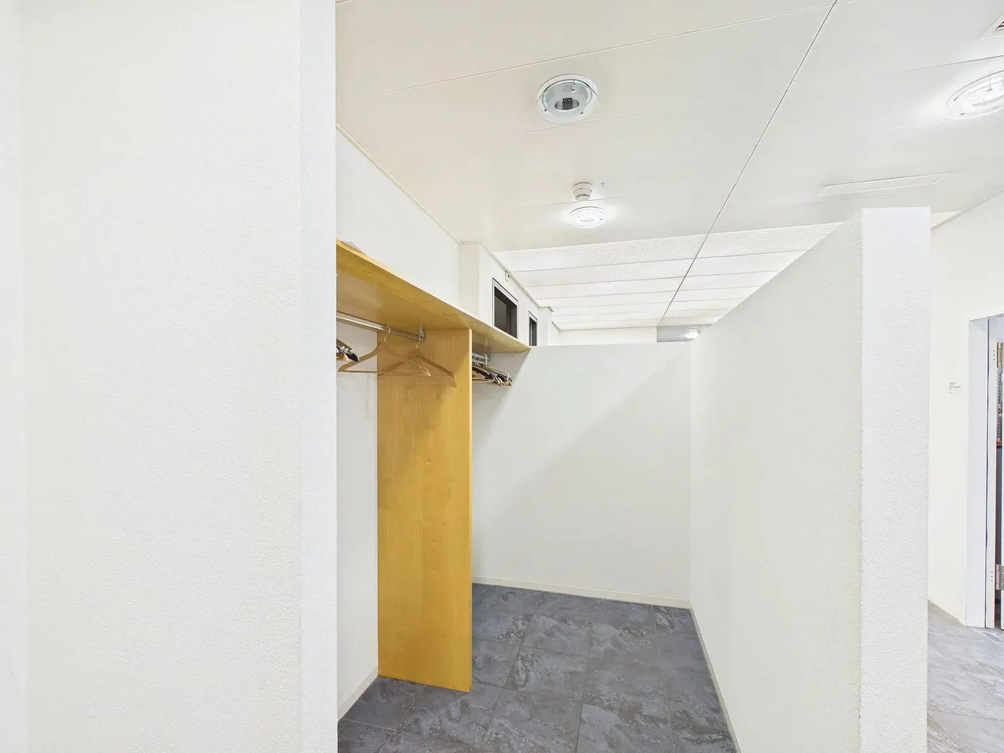 Fully furnished office in Zurich-Oerlikon - approx. 130 m², available immediately - Photo 4 of 13