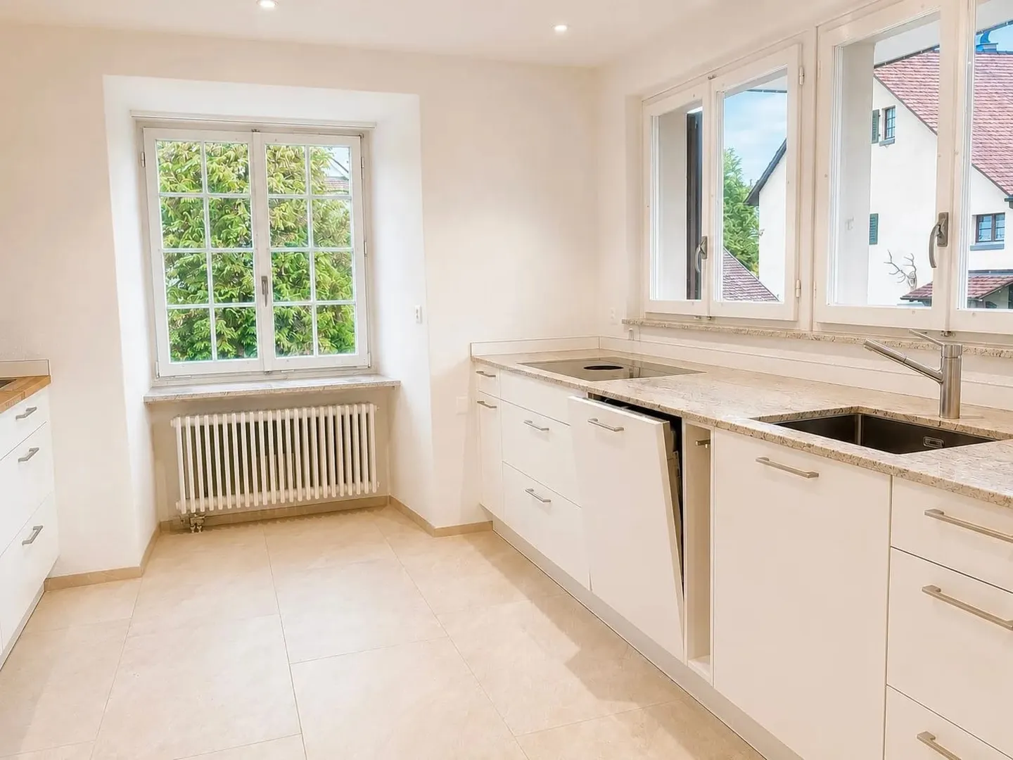 *RÉSERVÉ* Spacieux appartement en duplex 5.5 pièces - 177 m² de surface habitable & deux balcons - Photo 3 sur 13