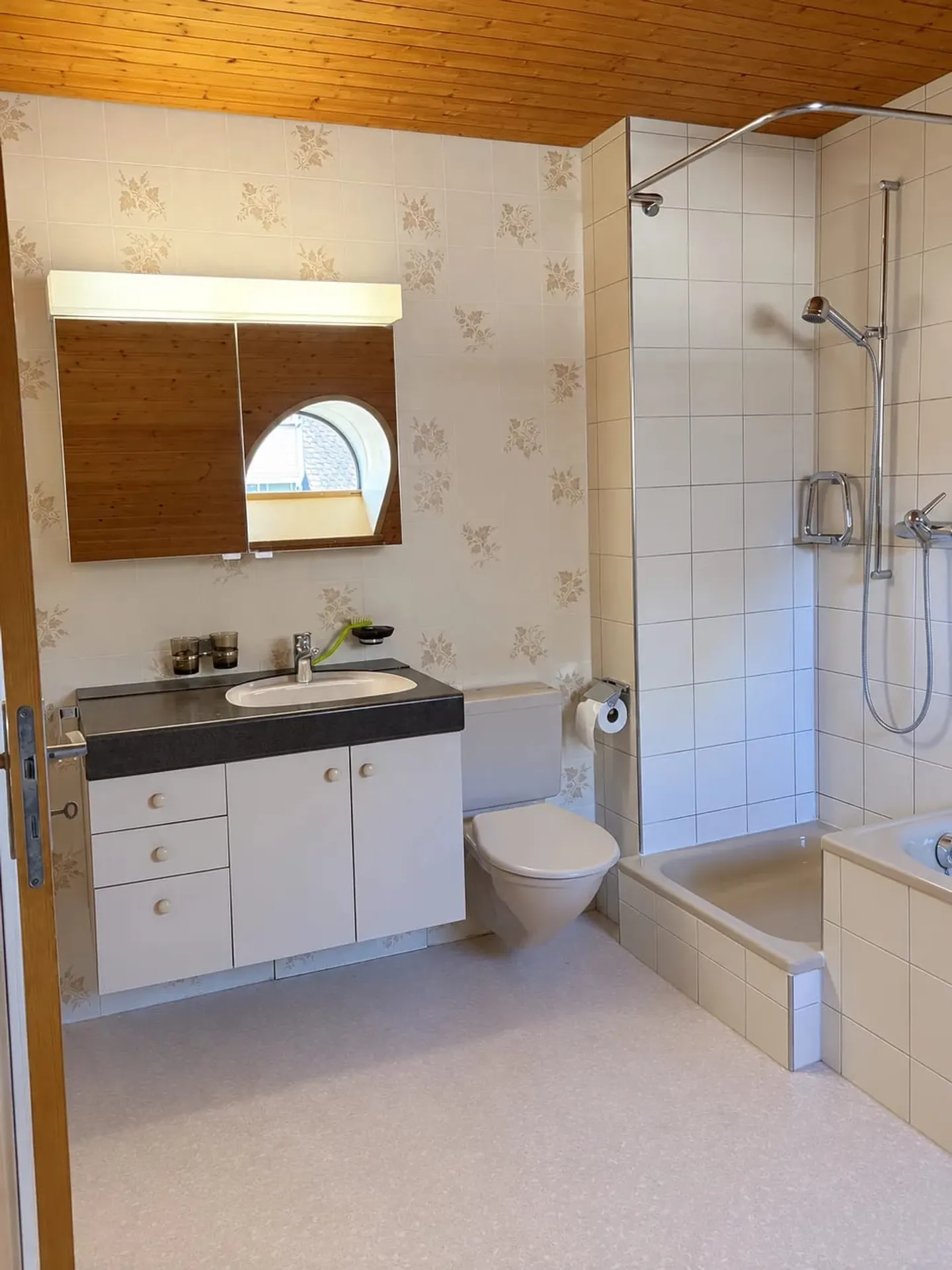 3-room maisonette with a view in Laufen for rent - Photo 7 of 11