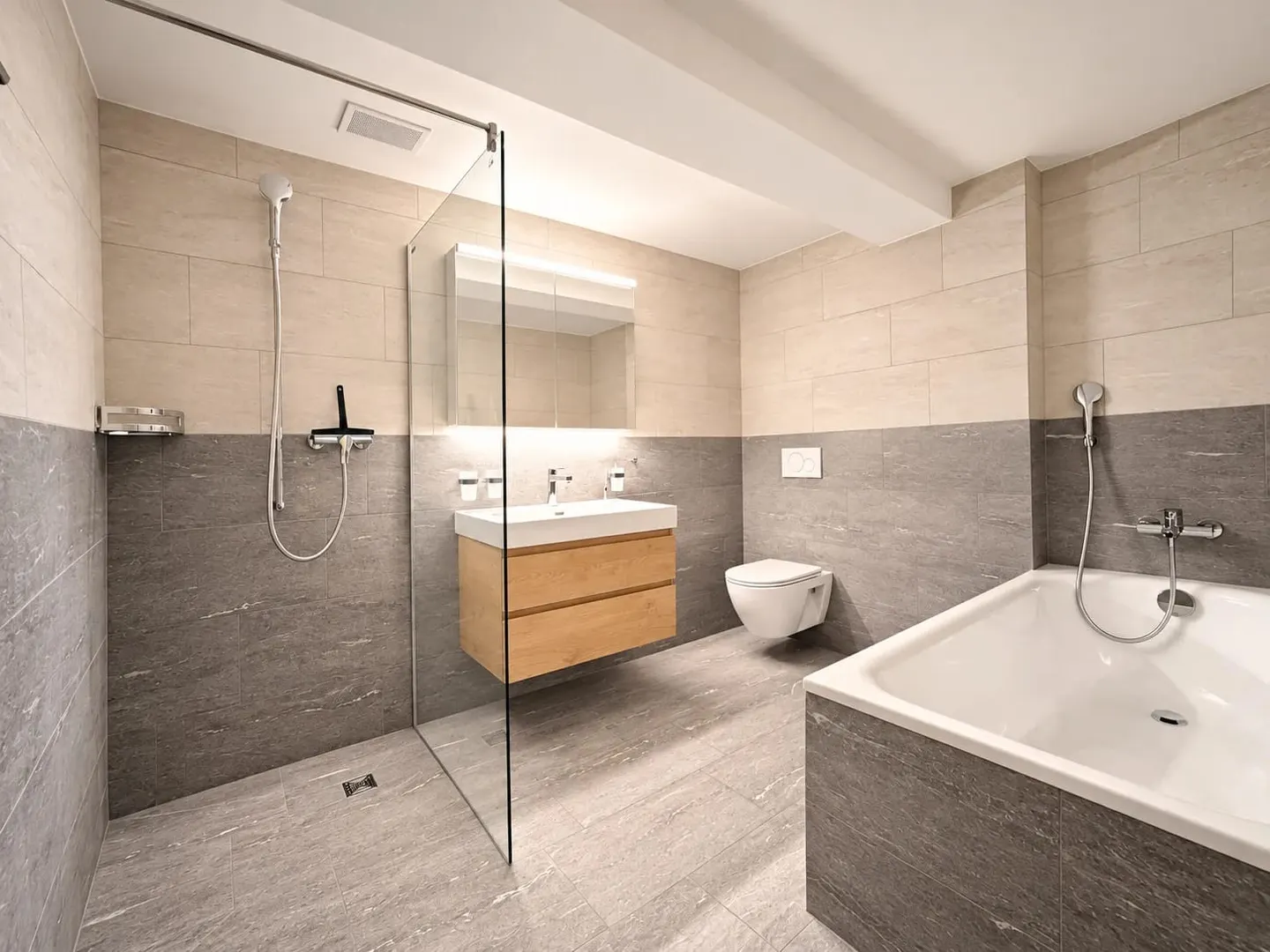 Appartamento 3.5 stanze appena ristrutturato in affitto a Hinteregg - Foto 3 di 8