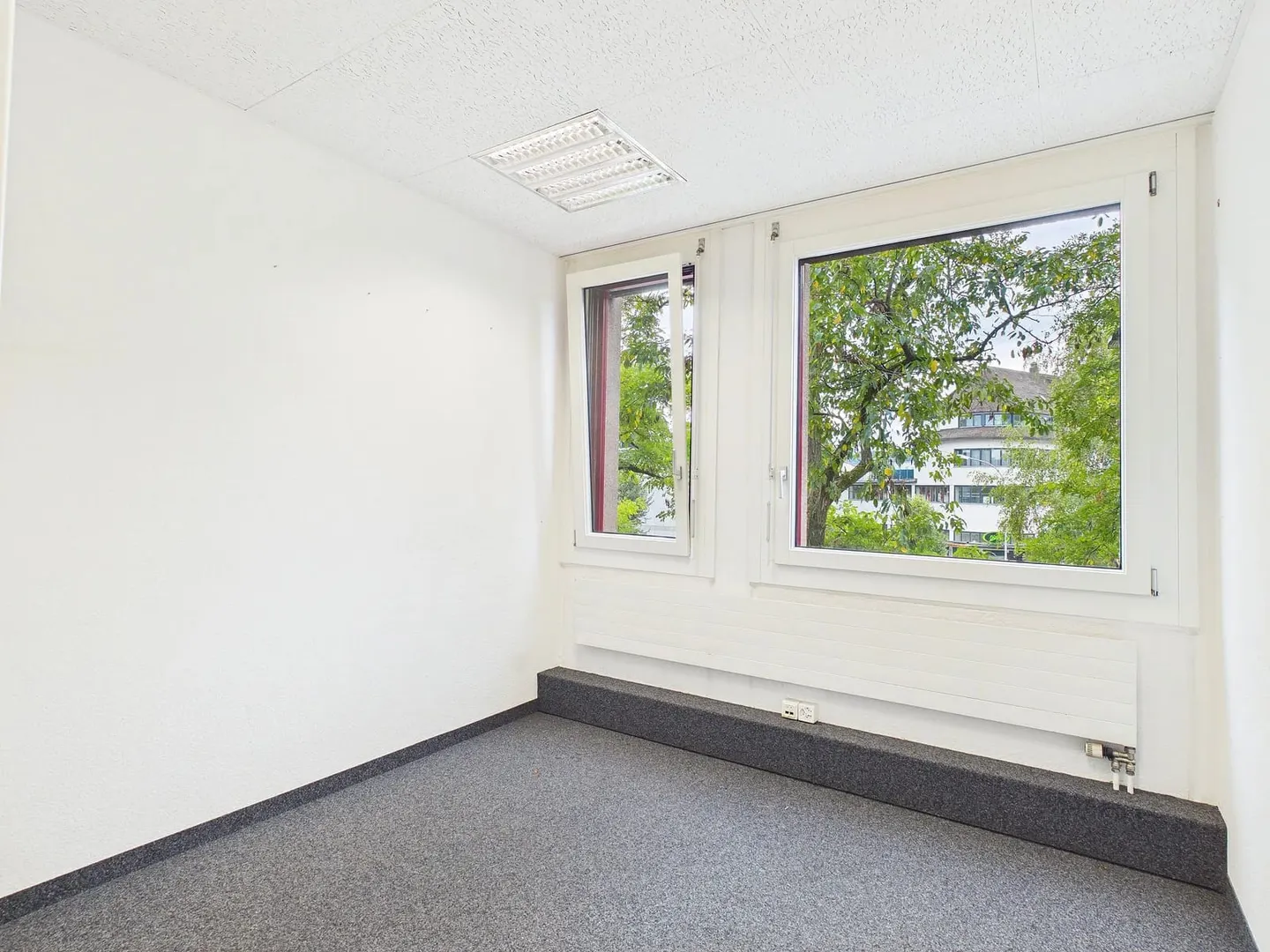 Espace commercial central de 60 m² et 116 m² au 2ème étage à Wohlen - Photo 8 sur 13