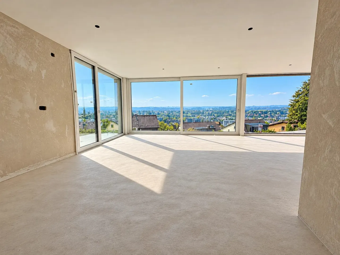 Exklusive 8-Zimmer-Doppelhaushälfte mit Dachterrasse in Münchenstein - Foto 2 von 13
