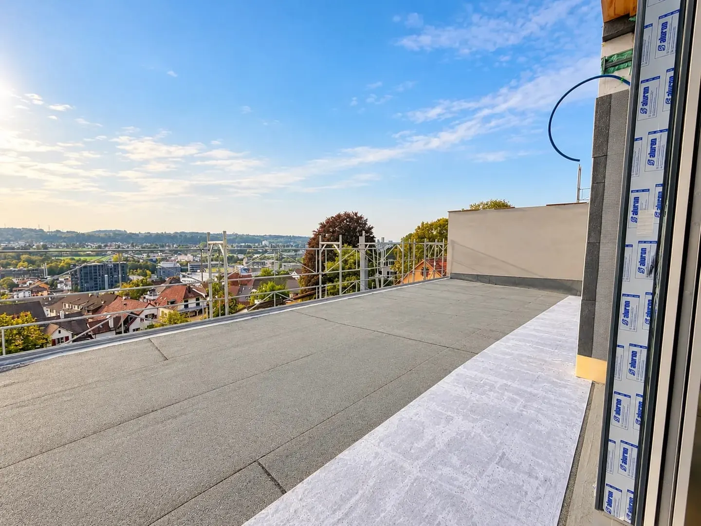 Exklusive 8-Zimmer-Doppelhaushälfte mit Dachterrasse in Münchenstein - Foto 8 von 13