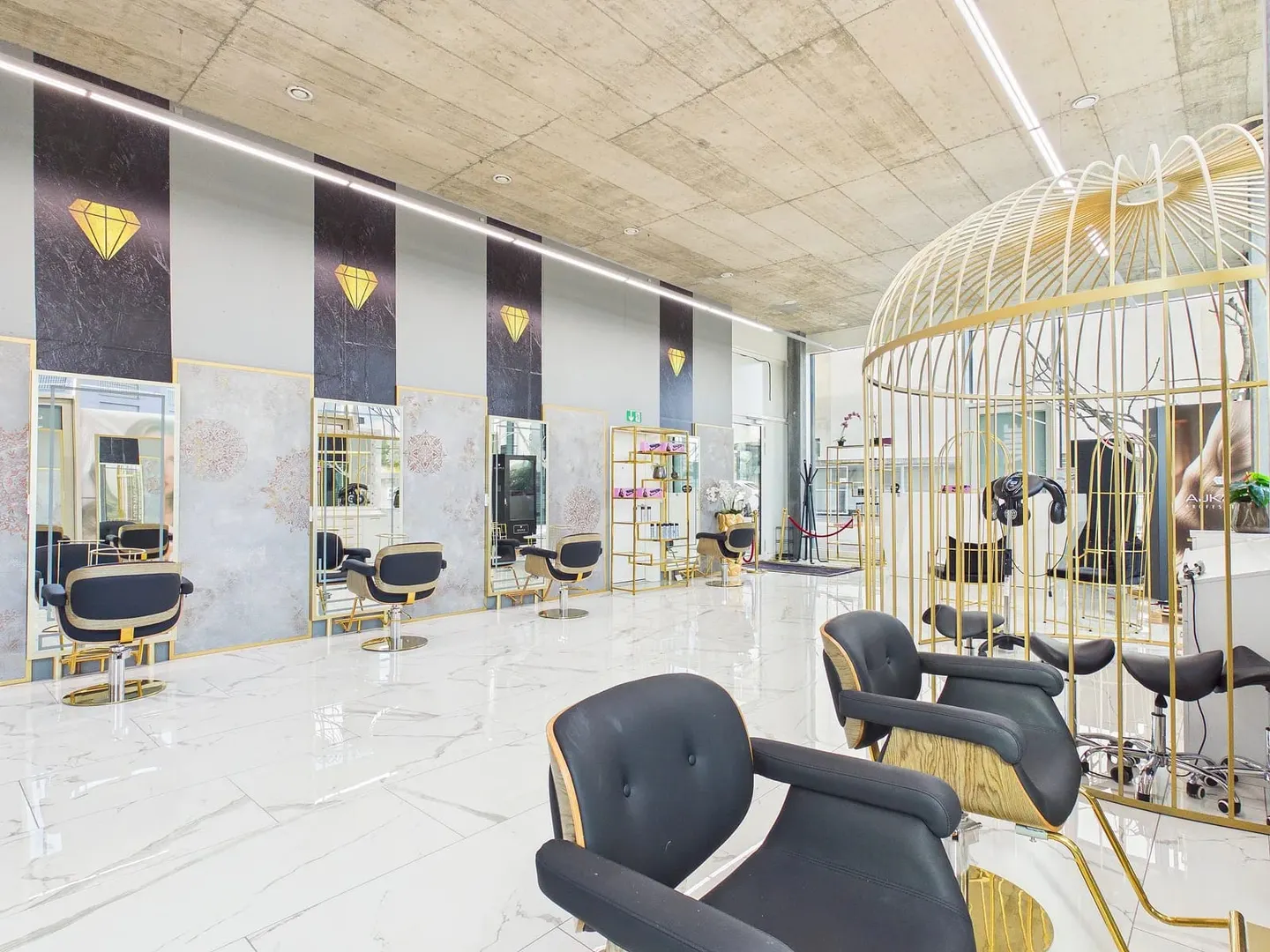Furnished Hair Salon for Rent with 122 m² in Spreitenbach - Photo 8 of 11