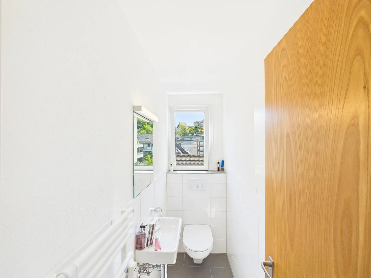 Spacious penthouse apartment in the best location in Frenkendorf - Photo 6 of 13