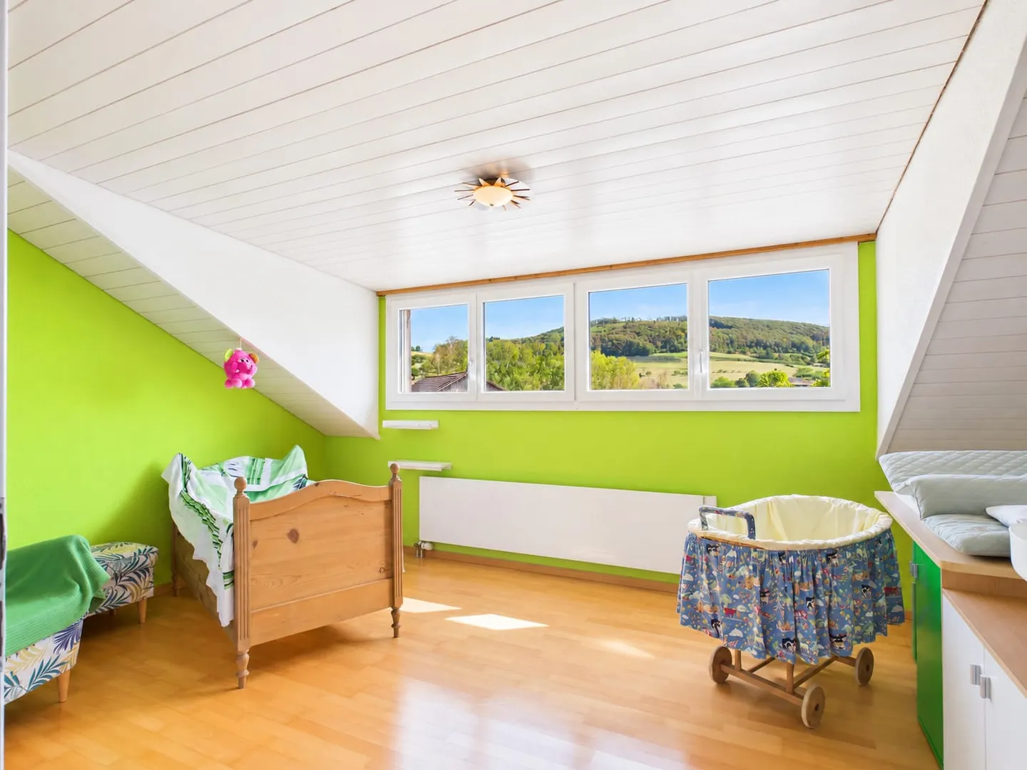 Geräumiges Einfamilienhaus mit Garten - Foto 7 von 13