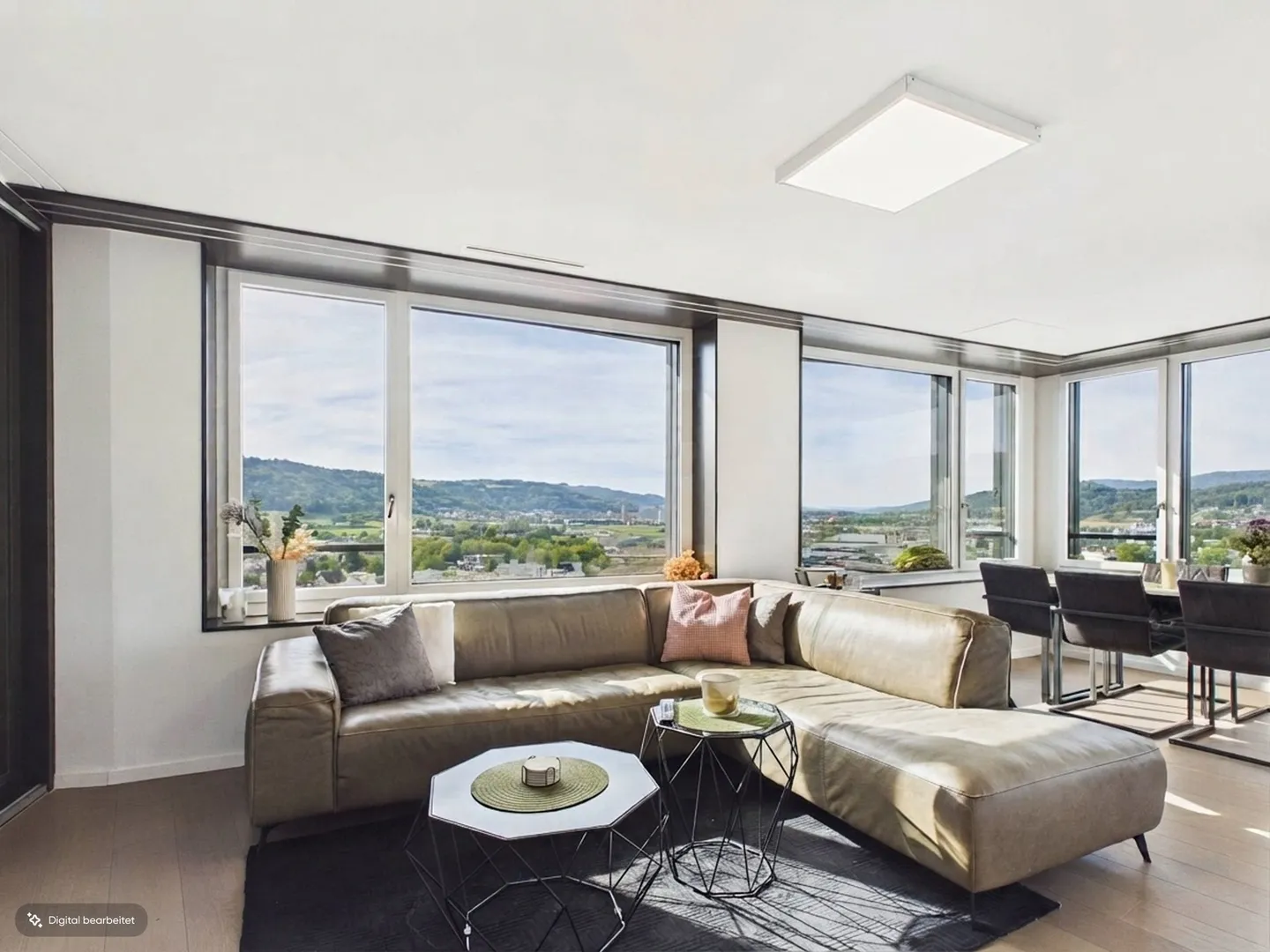 Apartment in Limmat Tower with panoramic view - Photo 2 of 11