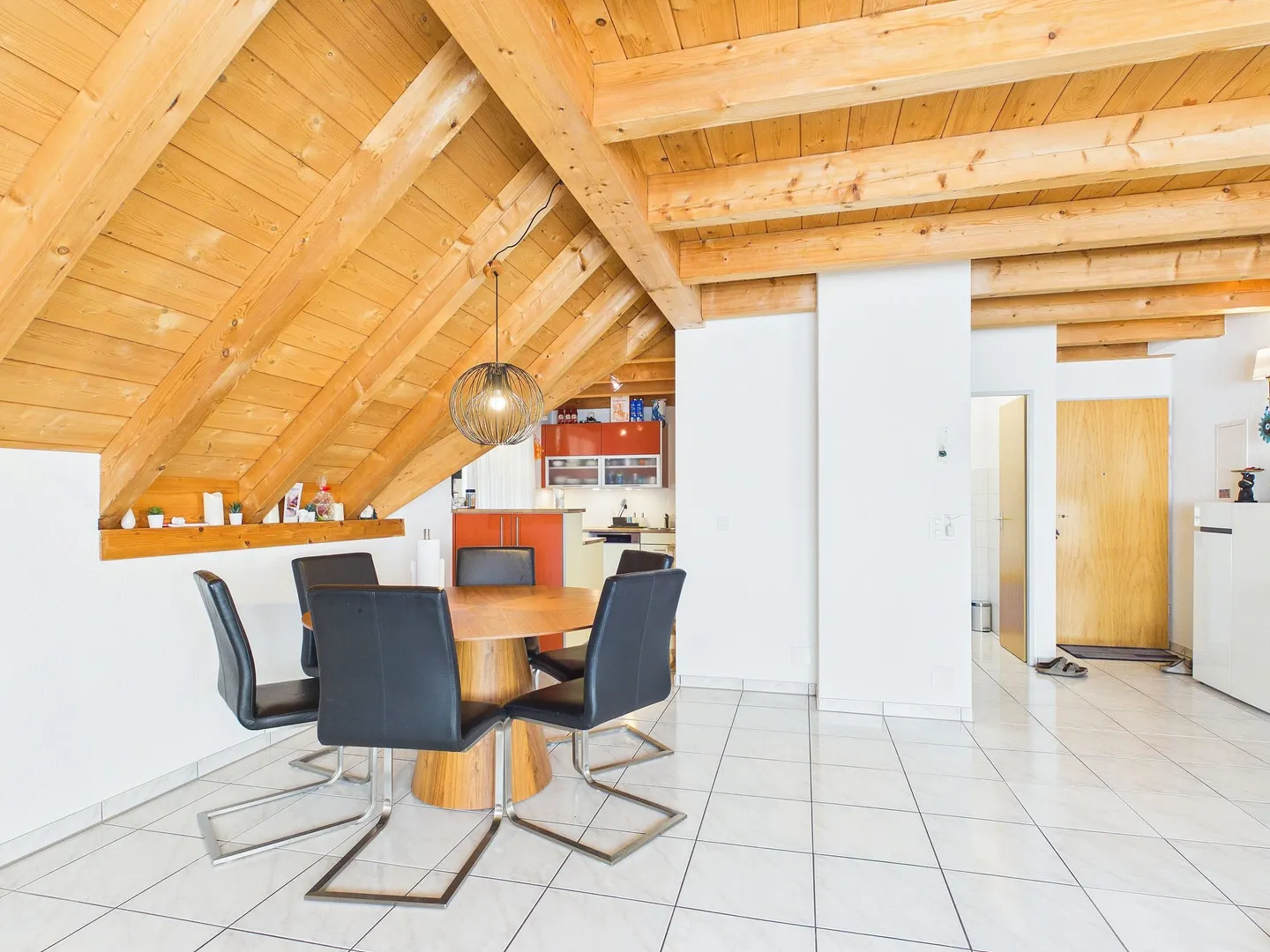 Charming 4.5-Room Maisonette Apartment - Photo 10 of 13
