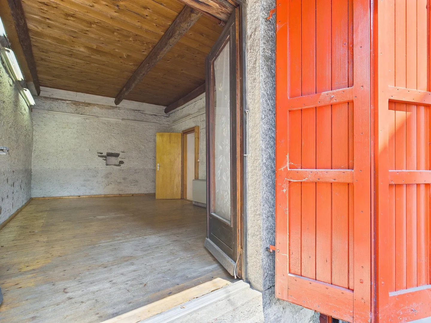 Charming Ticino House with Rustico in Idyllic Location - Photo 8 of 12