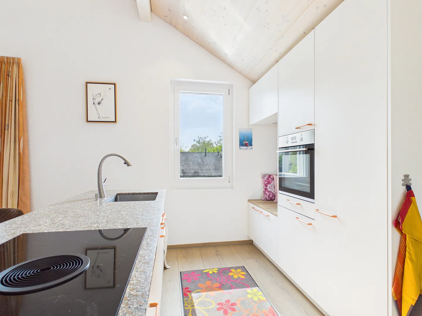 Appartement penthouse 3.5 pièces élégant avec balcon et accès direct par ascenseur au cœur de Zwingen - Photo 5 sur 13