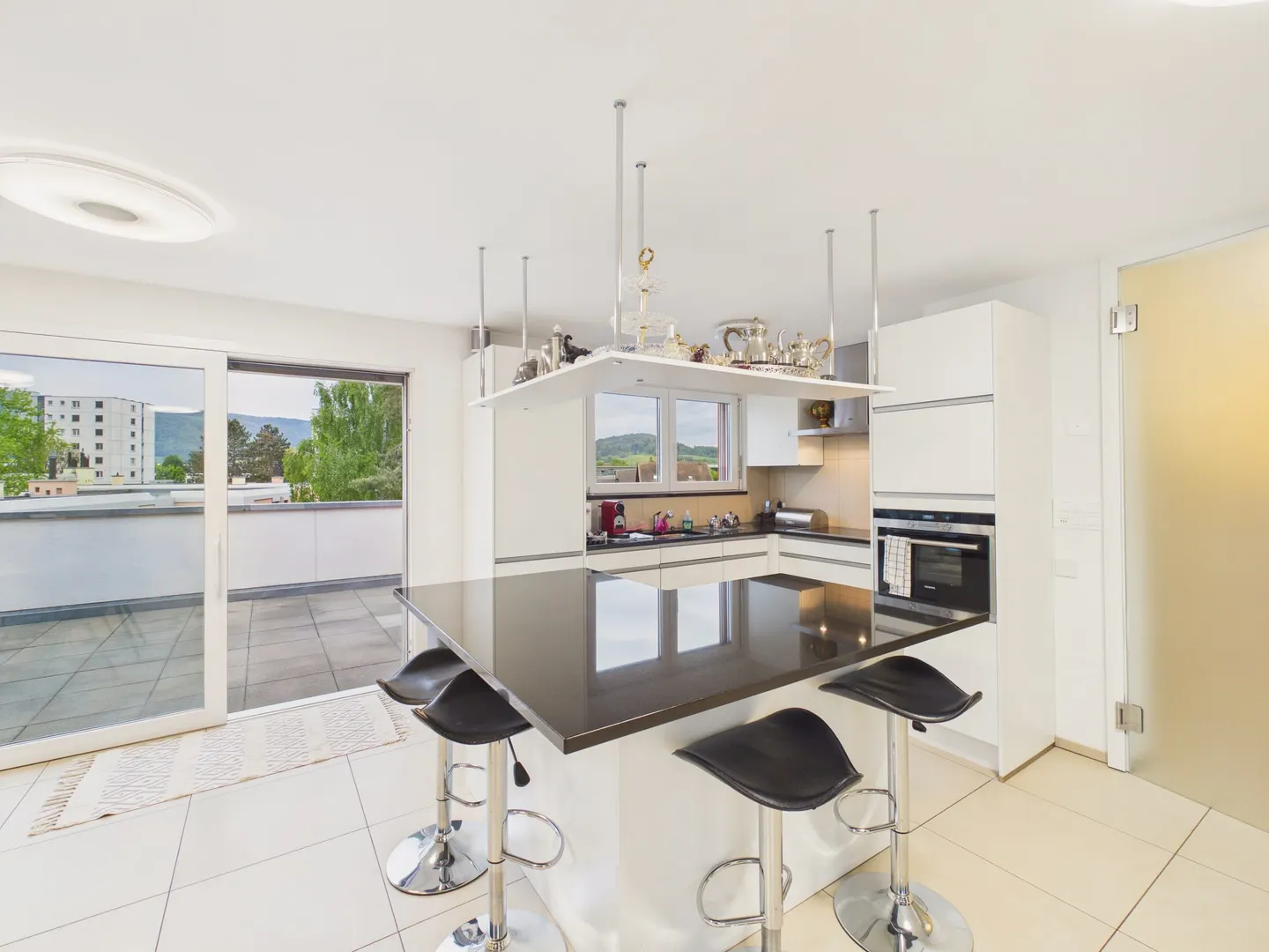 Appartement Penthouse Moderne avec Terrasse Panoramique à Delémont - Photo 1 sur 13