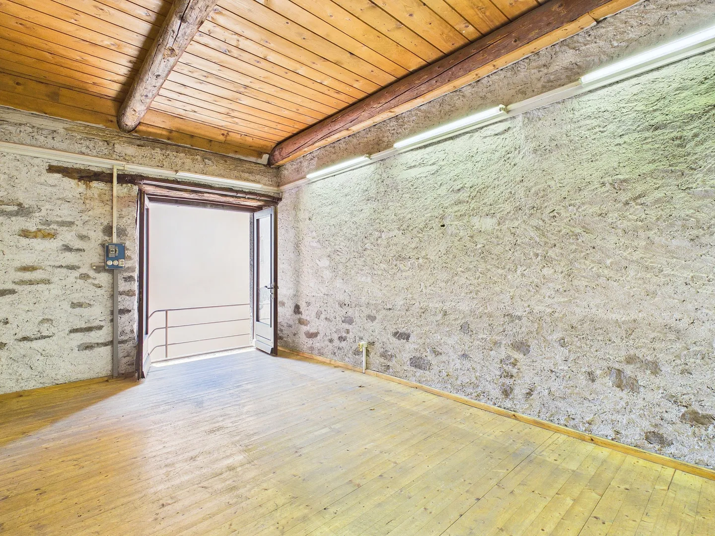 Charming Ticino House with Rustico in Idyllic Location - Photo 7 of 12
