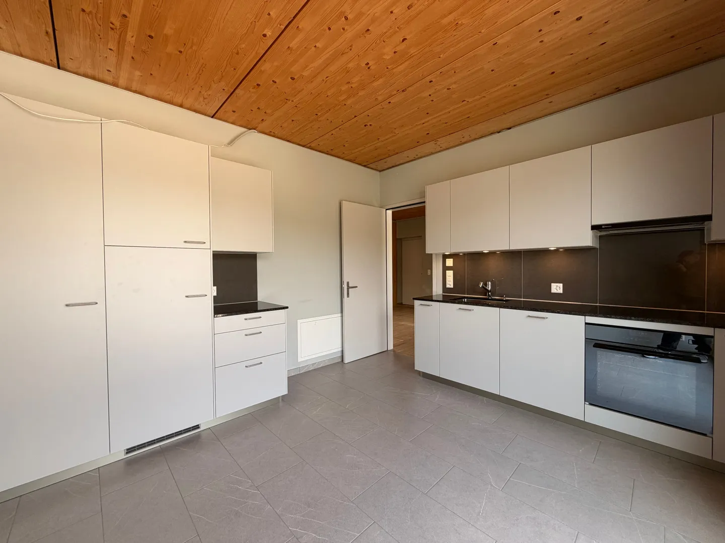 Ufficio/Studio di 4,5 stanze con ascensore a Würenlos - Foto 3 di 11