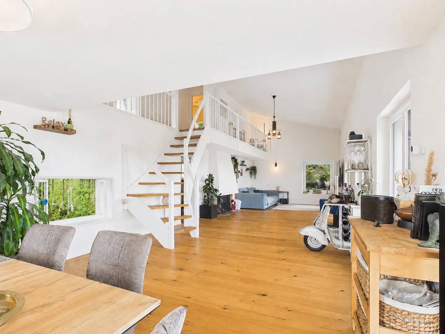 Charming Family Home with Pool - Photo 2 of 13