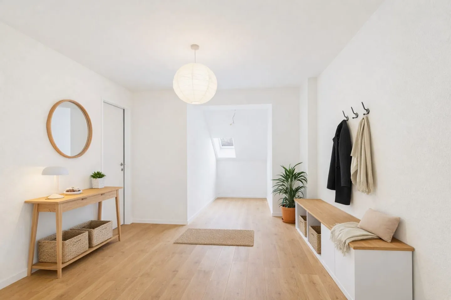 Appartement rénové avec balcon - Photo 1 sur 10