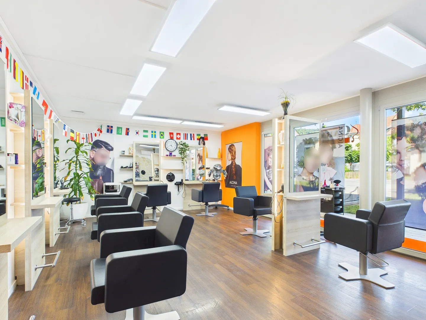 Hair Salon for Rent in Ehrendingen - Photo 1 of 13