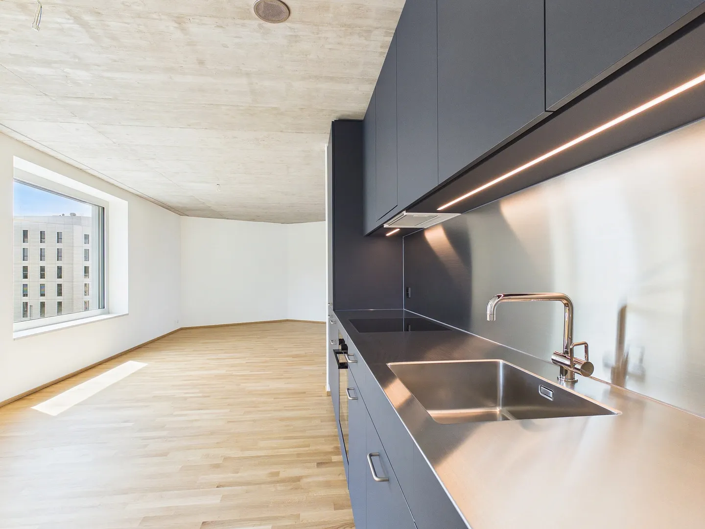 Modernes Apartment mit Balkon - Foto 9 von 13