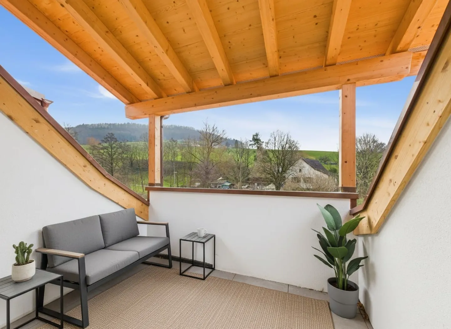 Spacious 4.5-room maisonette apartment with great charm - Photo 3 of 10