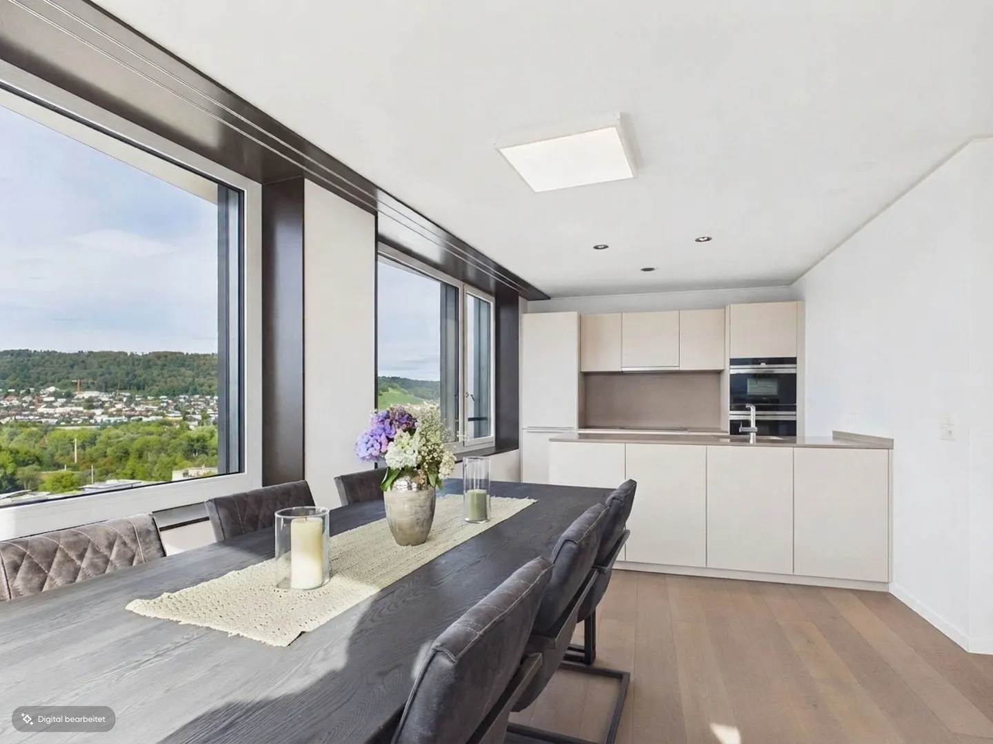 Apartment in Limmat Tower with panoramic view - Photo 3 of 11
