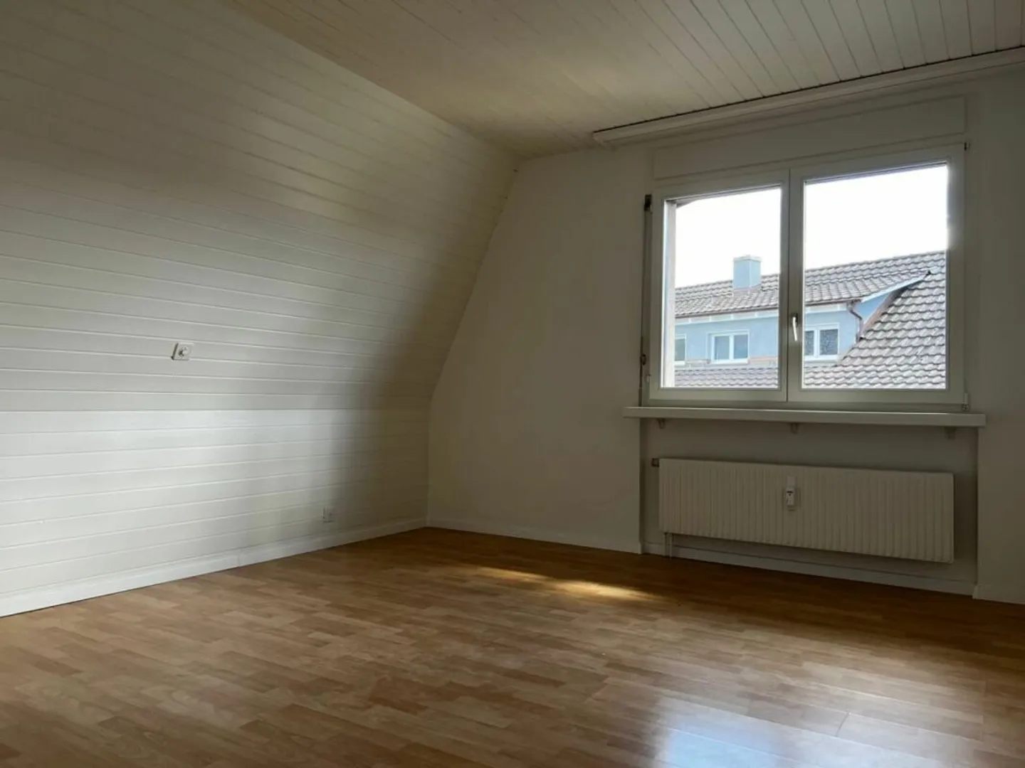 Gemütliche 3.5-Zimmer-Wohnung mit Balkon und Cheminée - Photo 5 sur 8
