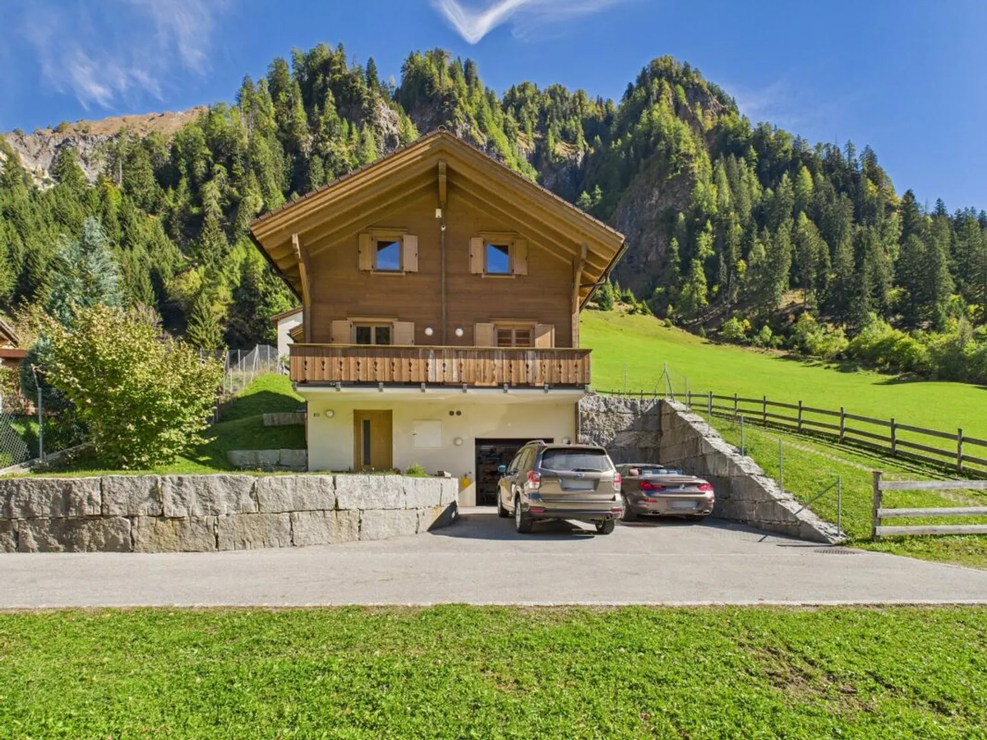 Bellissimo chalet con vista libera sulle montagne - Foto 1 di 13