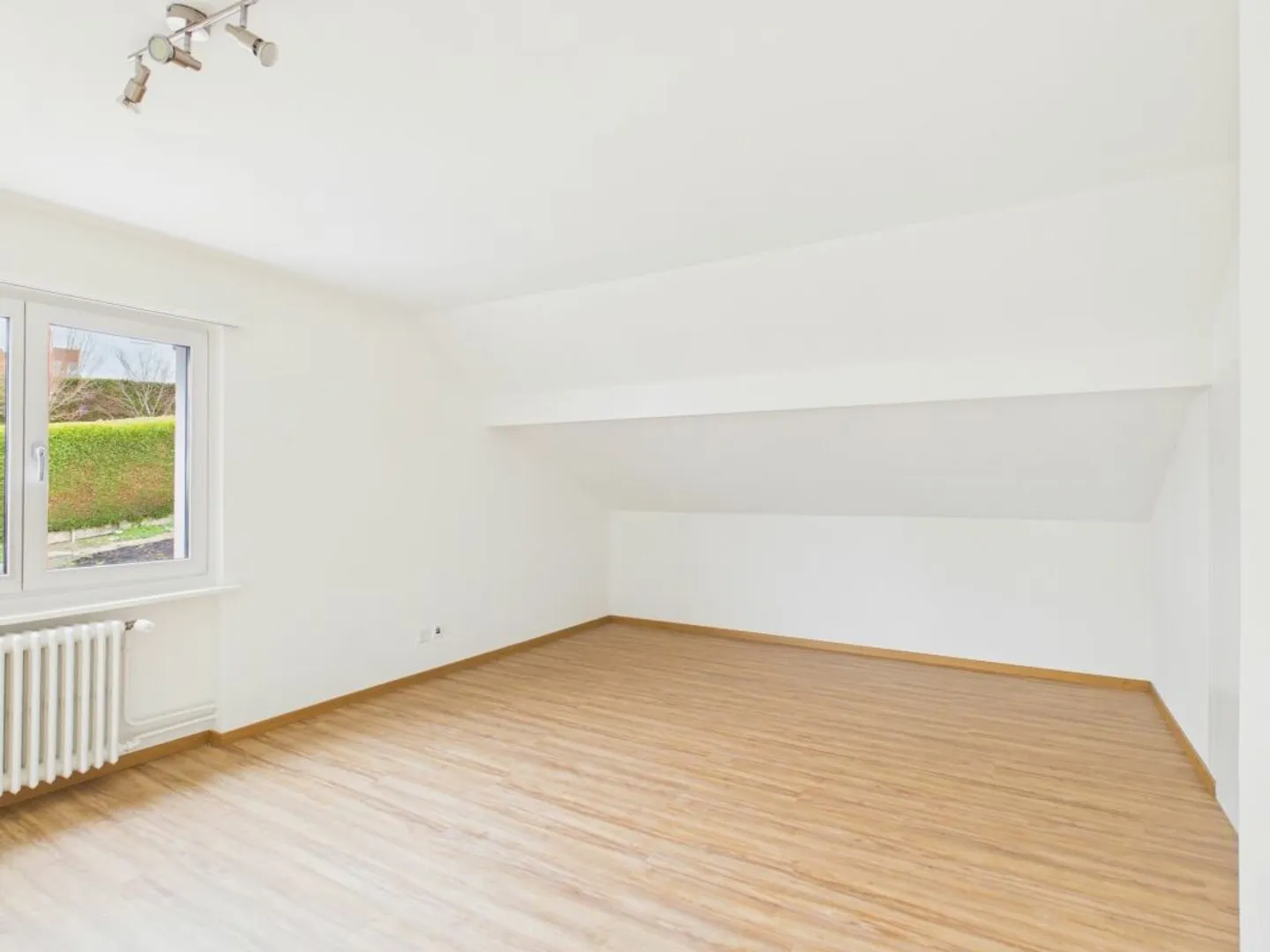Charming Single-Family Home for Rent in Birmensdorf - Photo 9 of 13